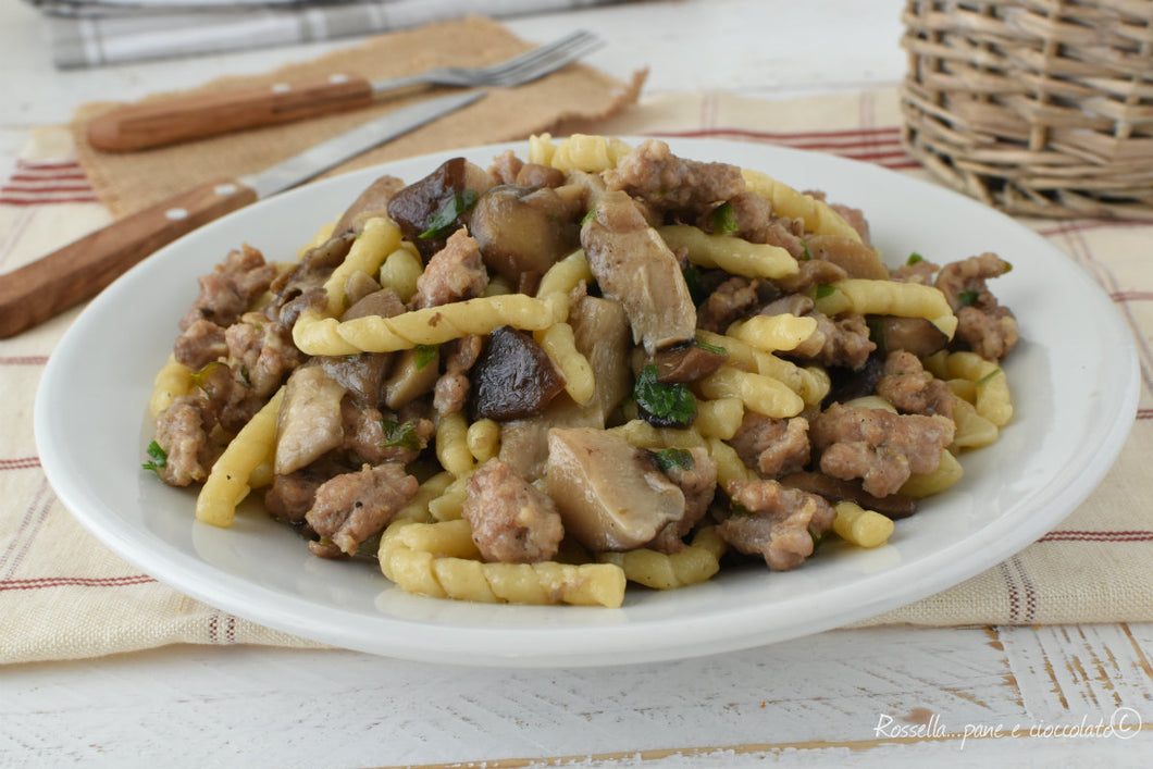 2 - Primo - Pasta funghi e salsiccia